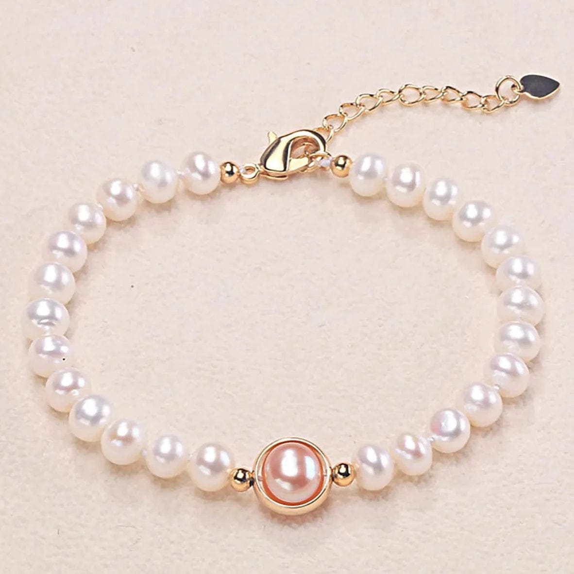 Women's pearl bracelet